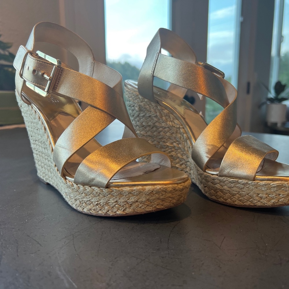 Michael Kors Giovanna Platform Wedge Sandals Heels Espadrille Gold Size 8M